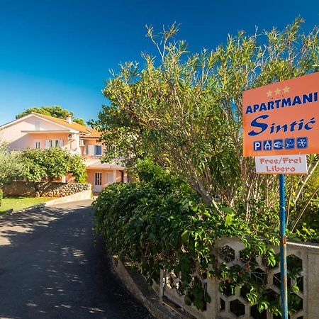1-Bedroom Apartment In Krk - Steps From The Beach! Krk Town Exteriér fotografie