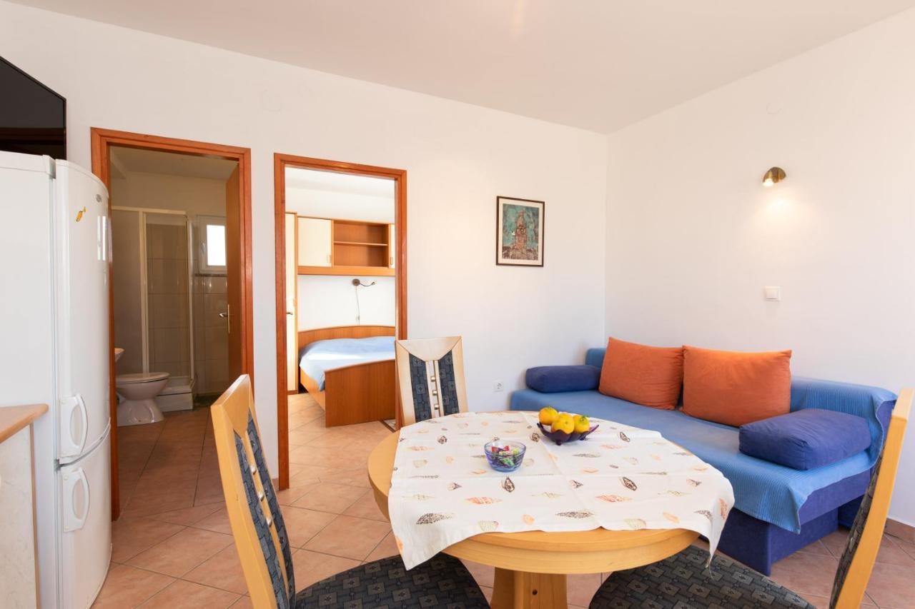 1-Bedroom Apartment In Krk - Steps From The Beach! Krk Town Exteriér fotografie