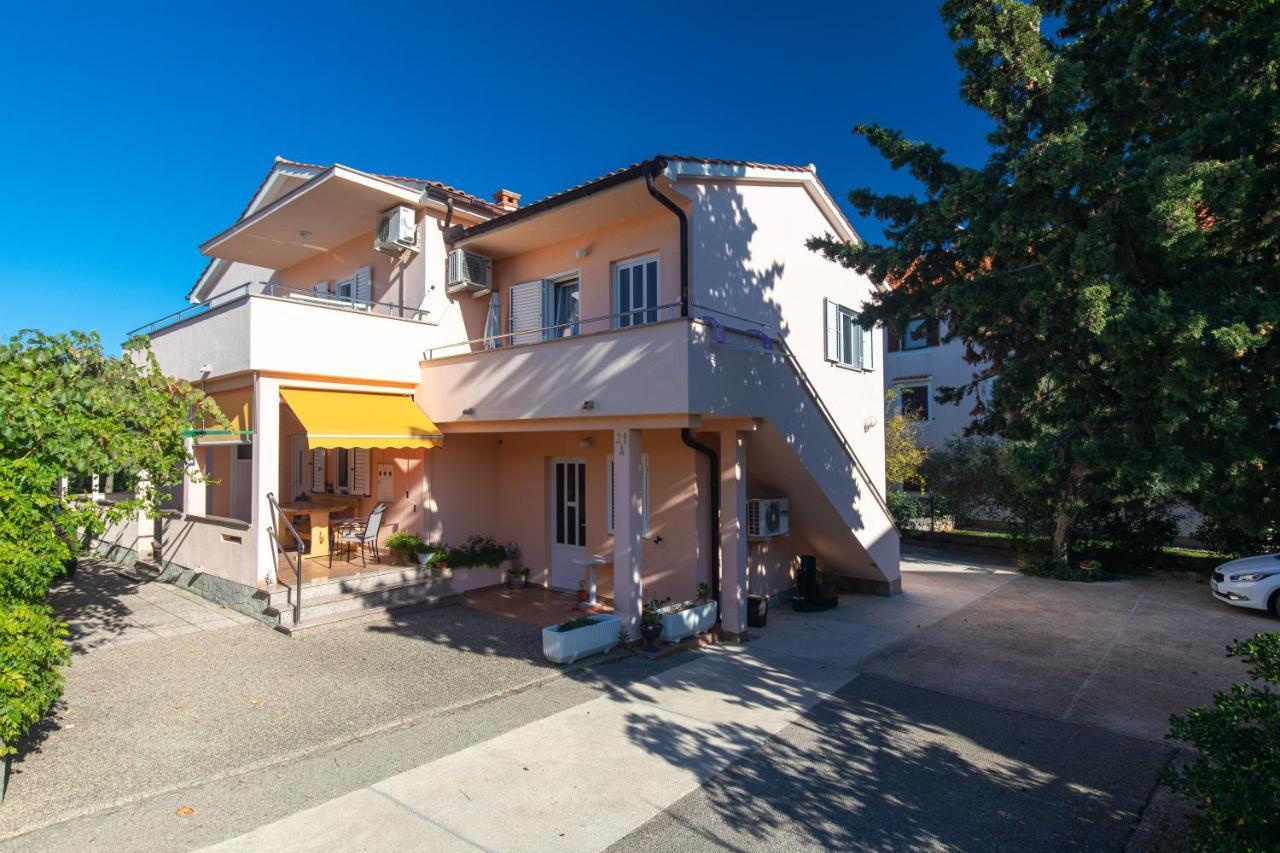 1-Bedroom Apartment In Krk - Steps From The Beach! Krk Town Exteriér fotografie