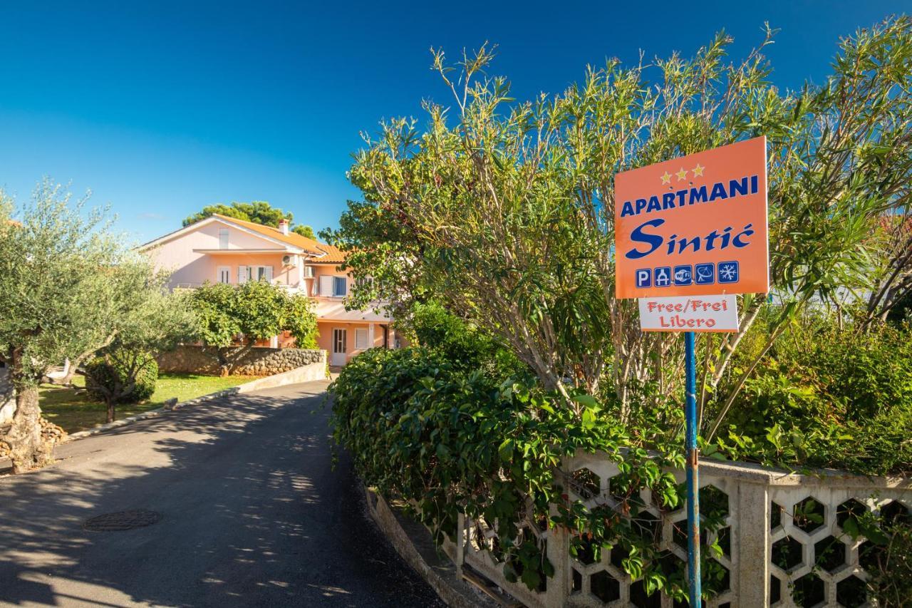 1-Bedroom Apartment In Krk - Steps From The Beach! Krk Town Exteriér fotografie