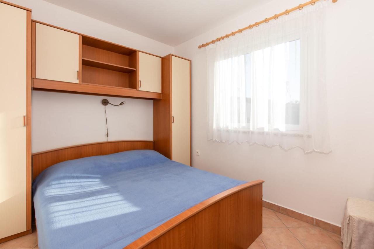 1-Bedroom Apartment In Krk - Steps From The Beach! Krk Town Exteriér fotografie